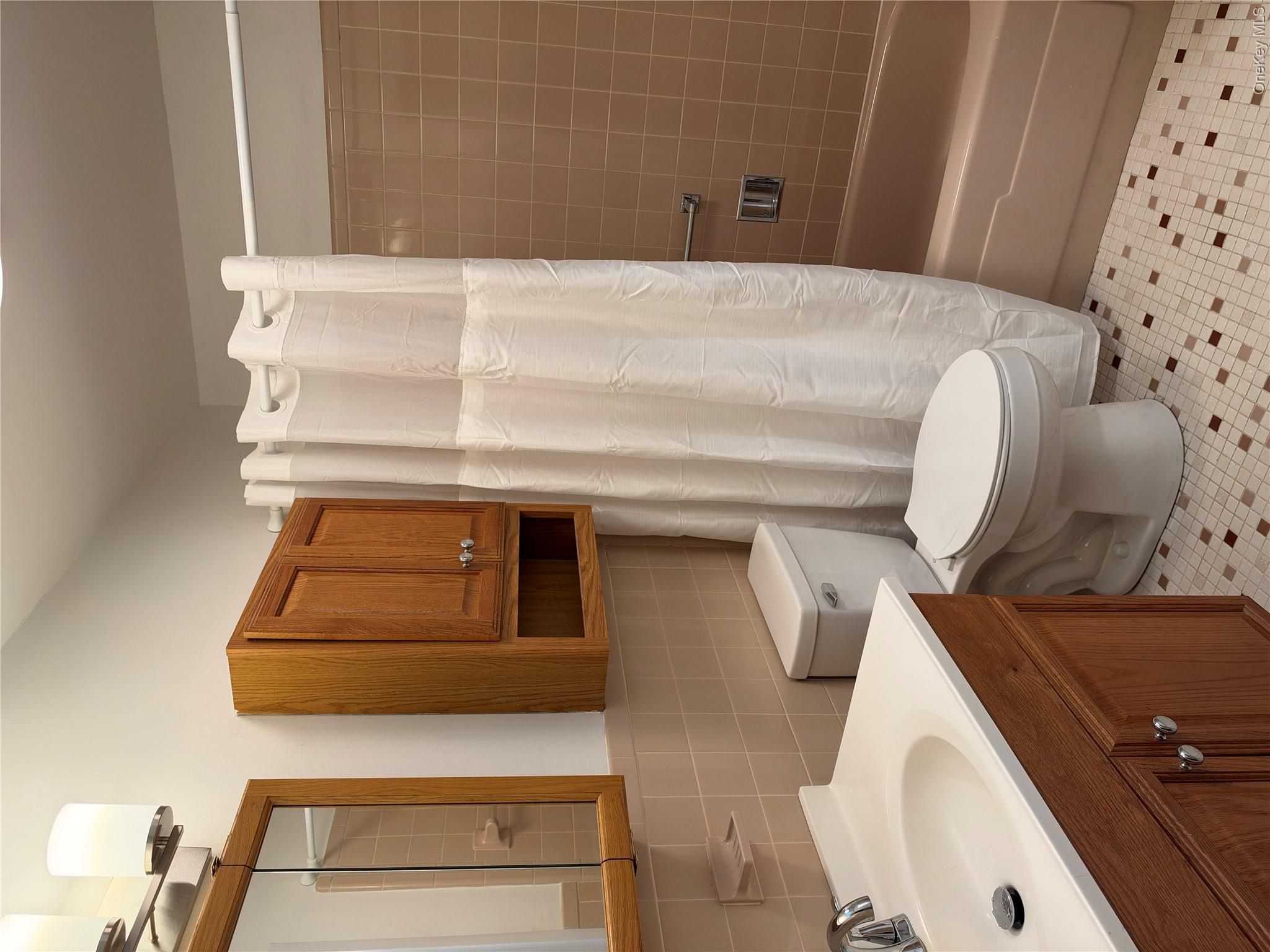 405 D Woodbridge Drive, Unit D photo 9