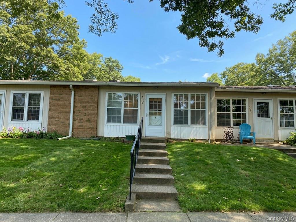 405 D Woodbridge Drive, Unit D photo 2