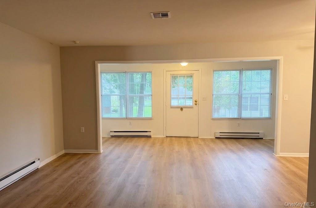 405 D Woodbridge Drive, Unit D photo 8