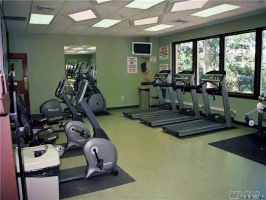 405 D Woodbridge Drive, Unit D photo 13