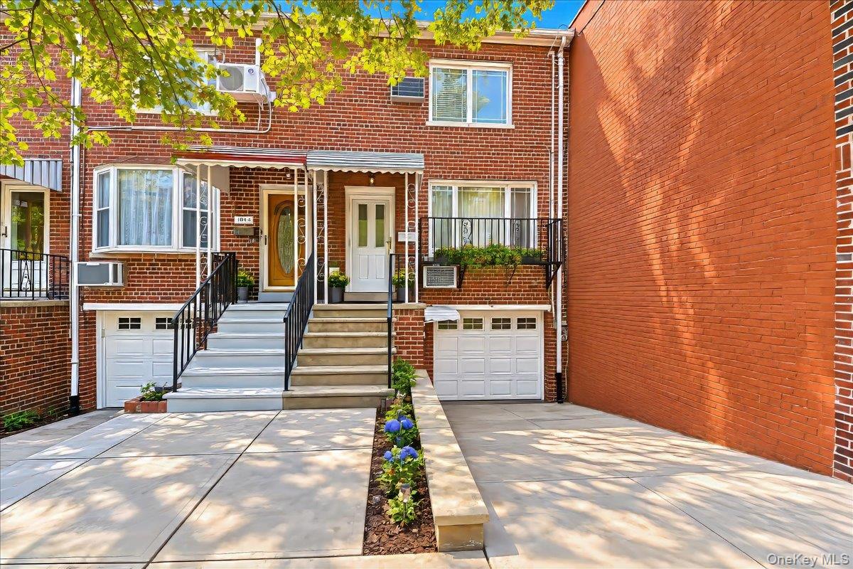 1912 Hone Avenue – For Sale