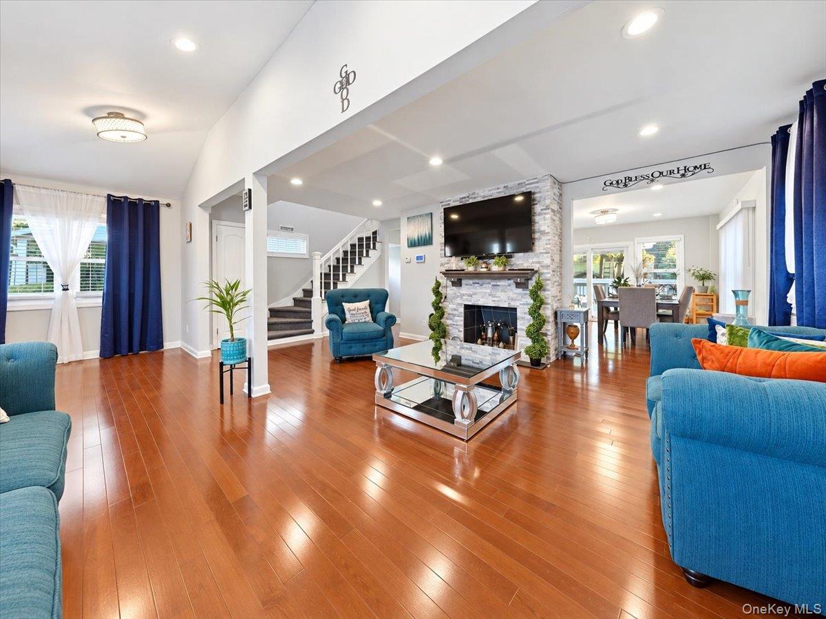 8 Frazier Street – For Sale photo 3