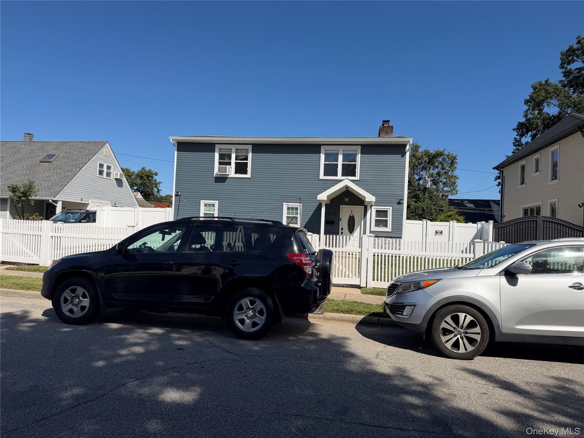 2475 Putnam Drive – For Sale