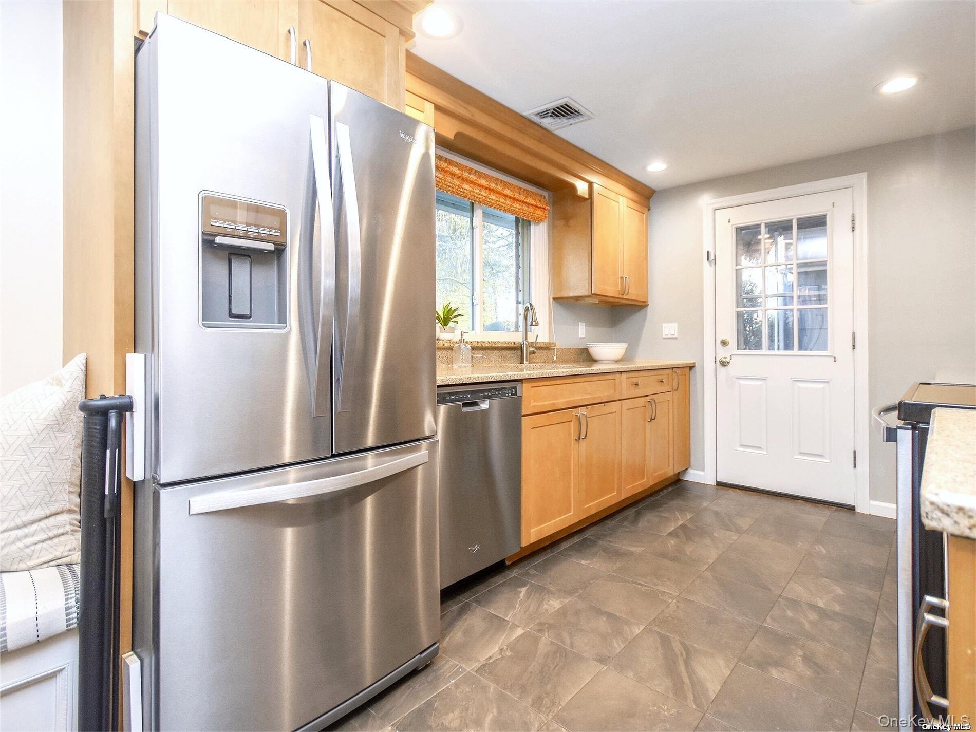 1 Appletree Lane – For Rent photo 8