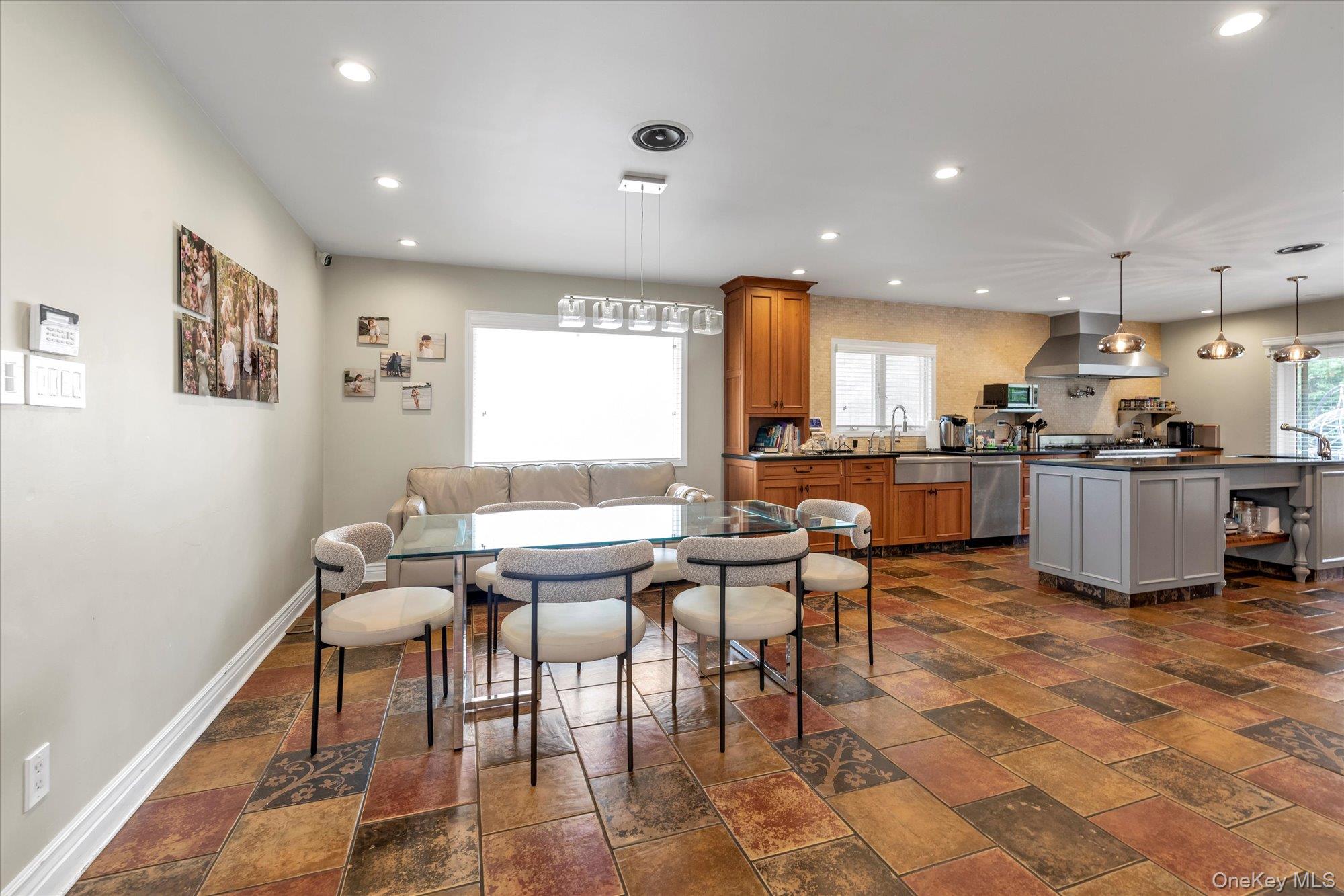 636 Diane Place – For Sale photo 3