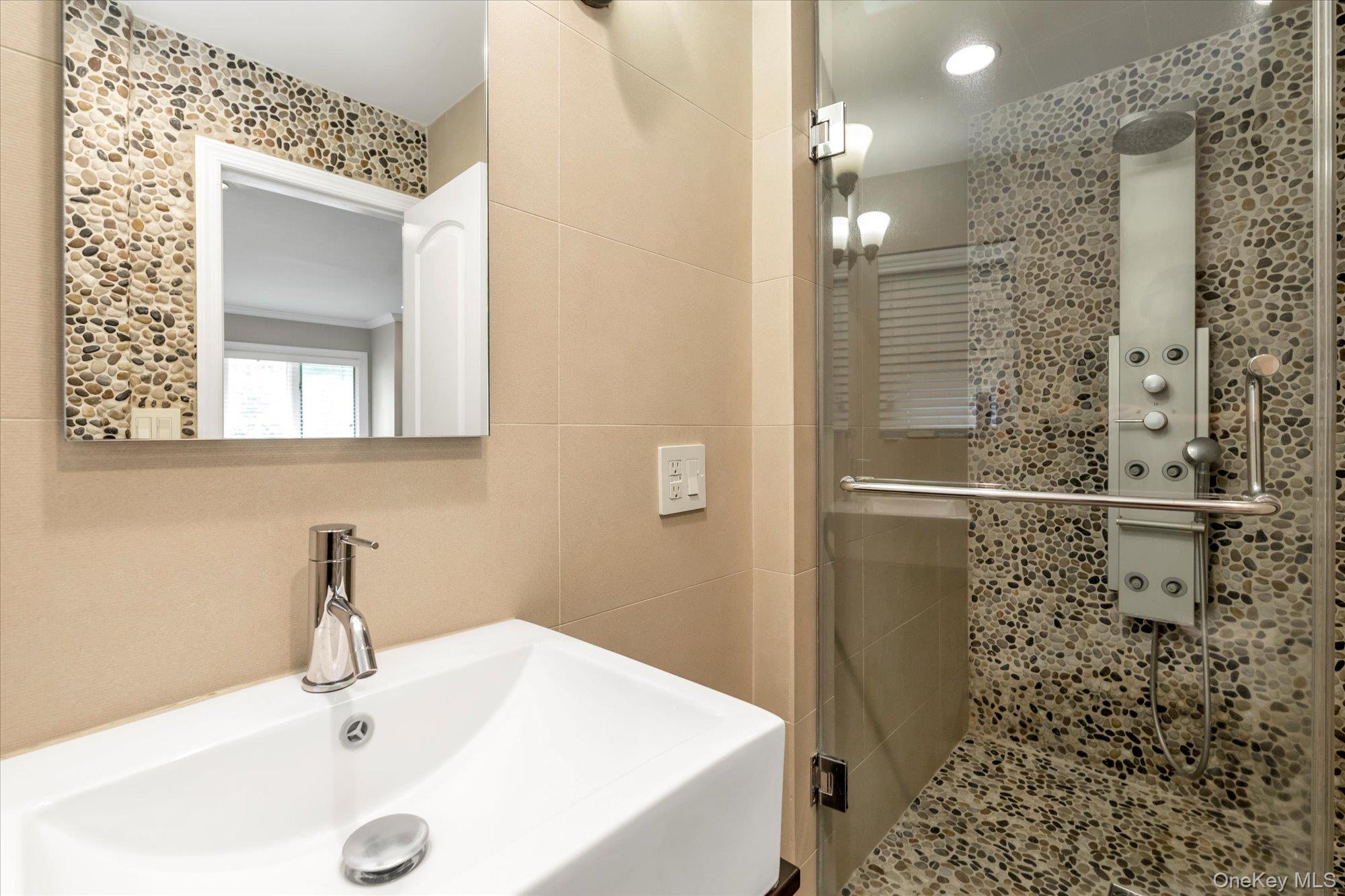 636 Diane Place – For Sale photo 12