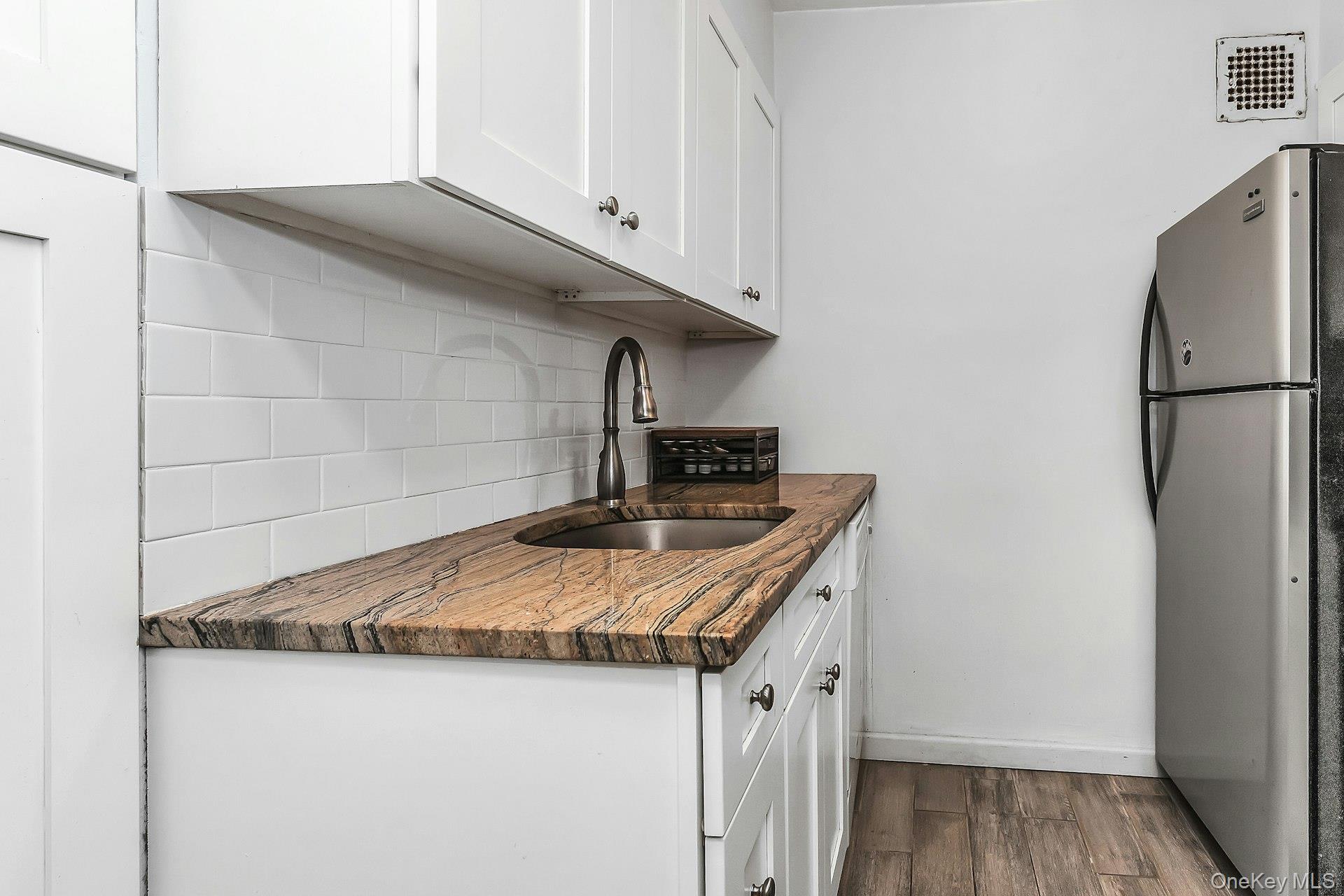 840 Shore Road, Unit 3 E photo 10