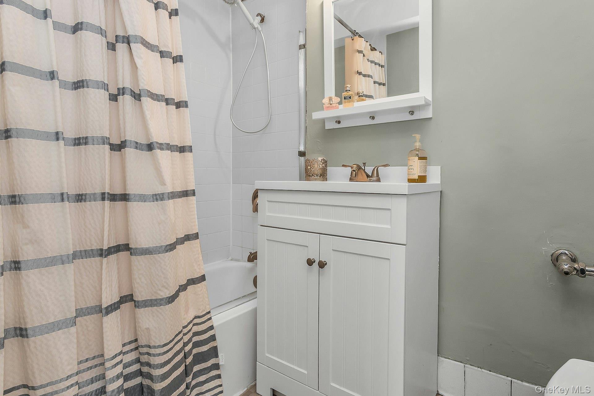 840 Shore Road, Unit 3 E photo 13