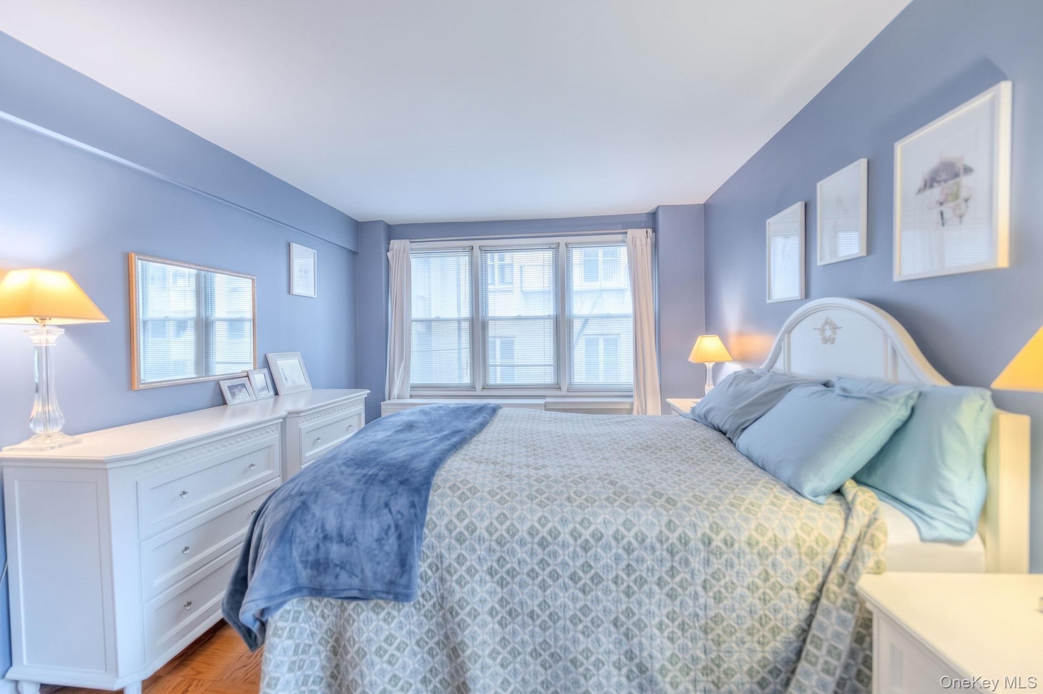 141 E 55th Street, Unit 4H photo 7