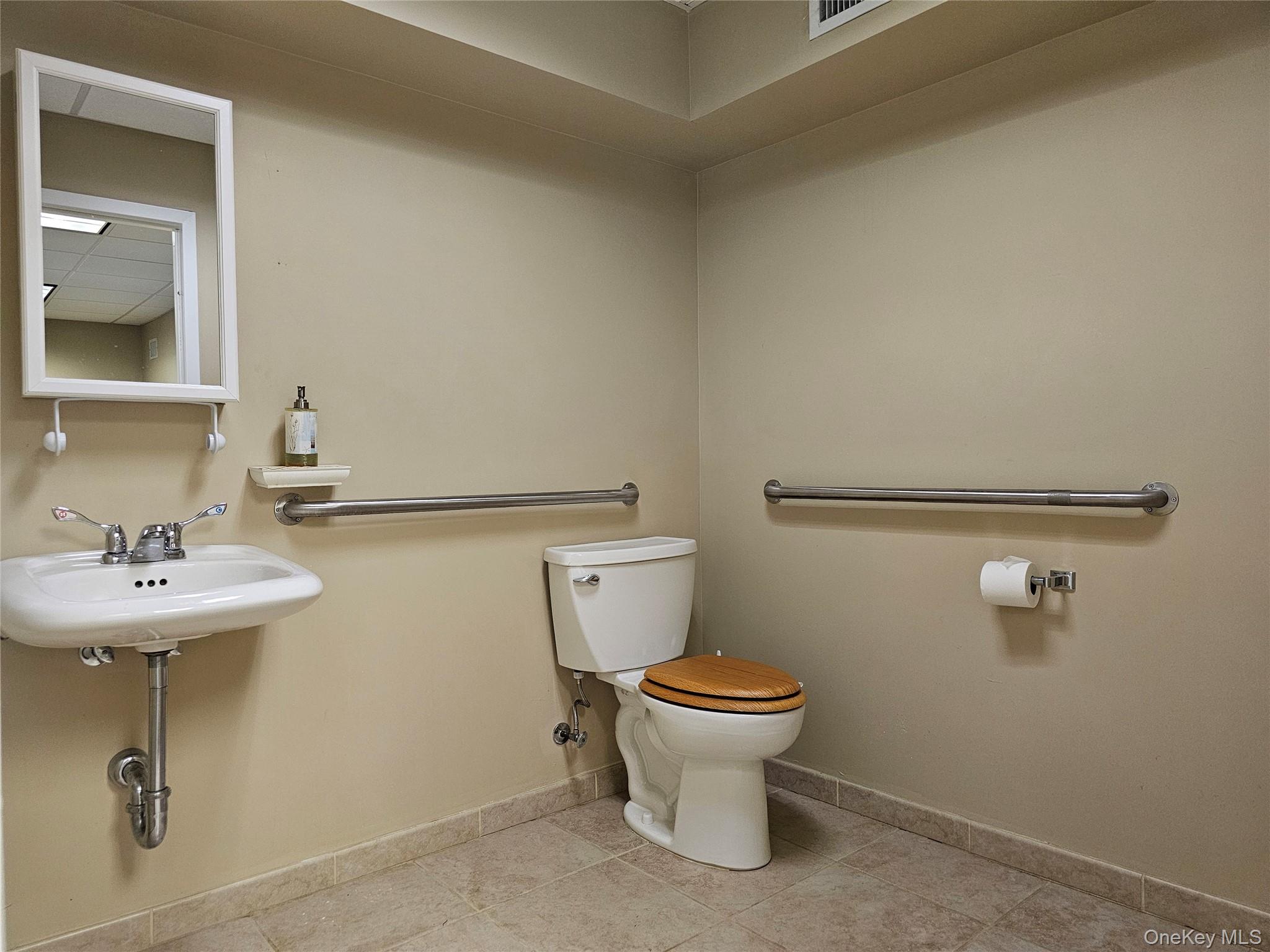 234 W Jericho Turnpike – For Rent photo 8