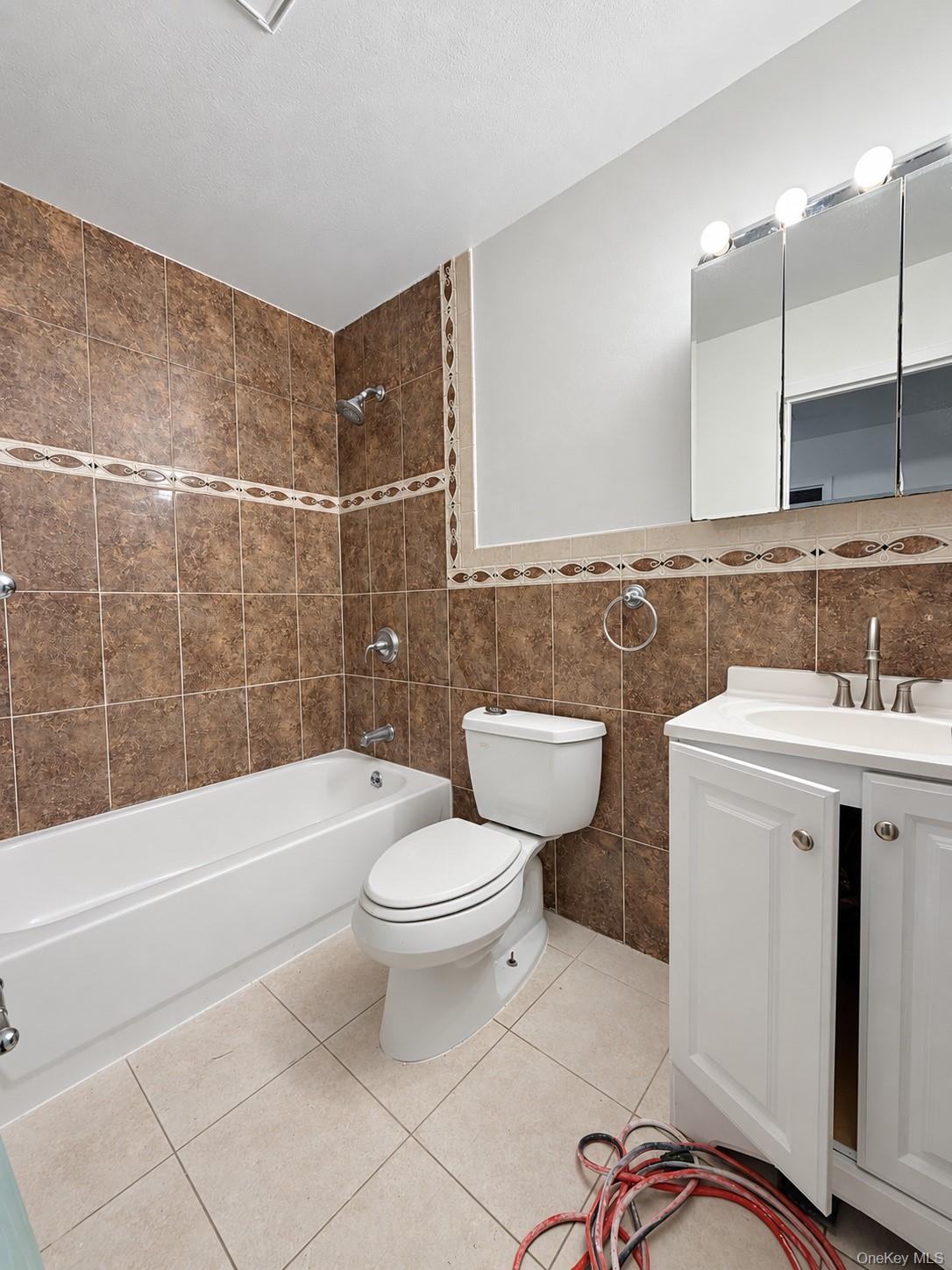 818 Trinity Avenue, Unit B photo 11