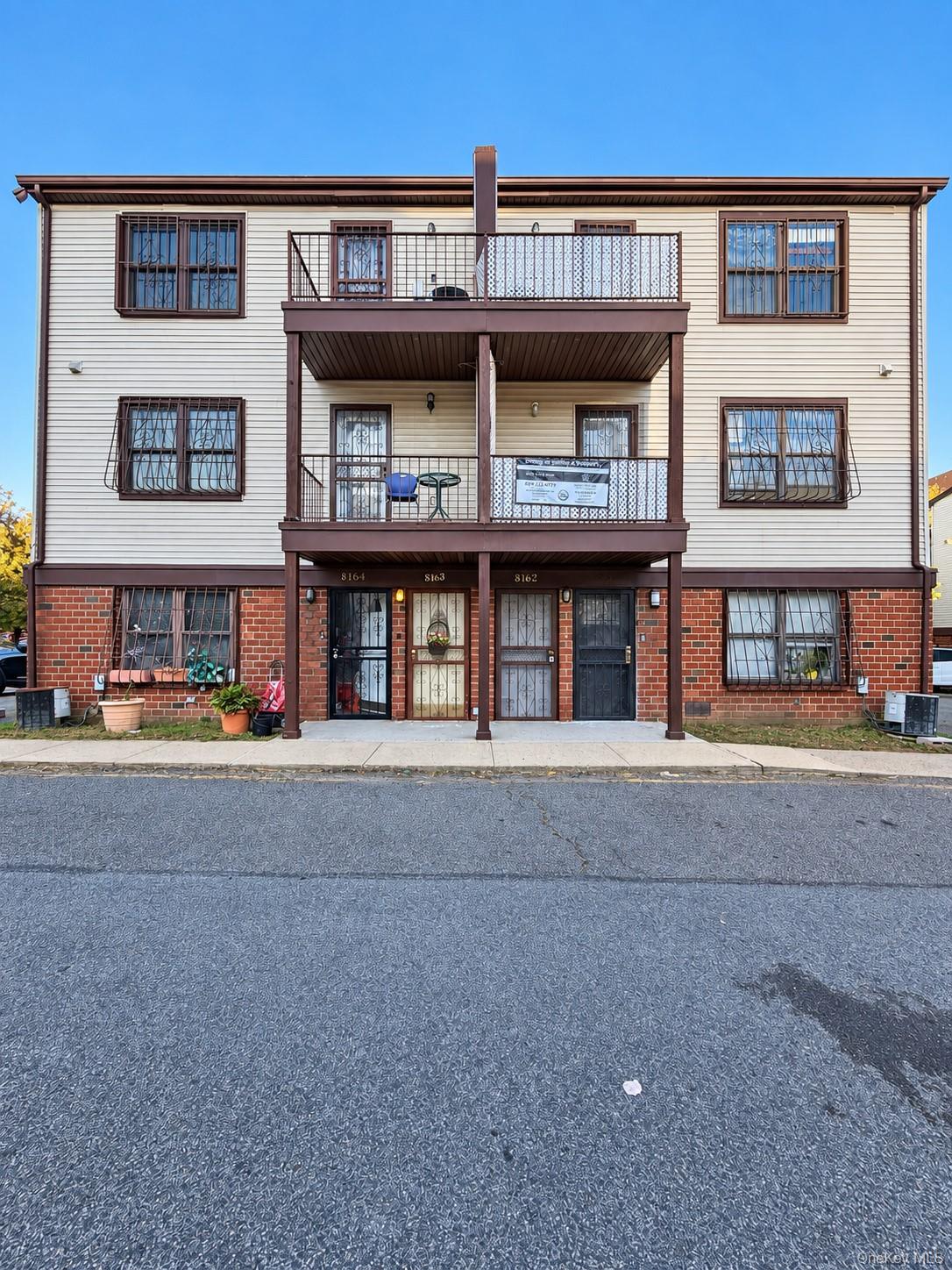 818 Trinity Avenue, Unit B