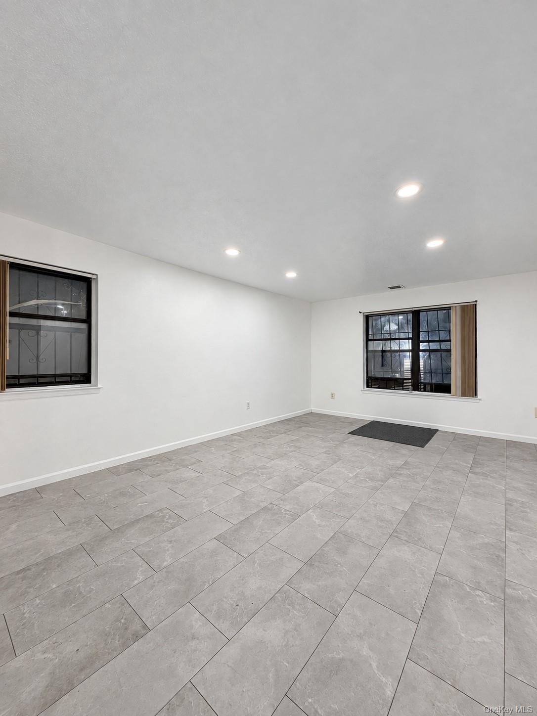 818 Trinity Avenue, Unit B photo 4