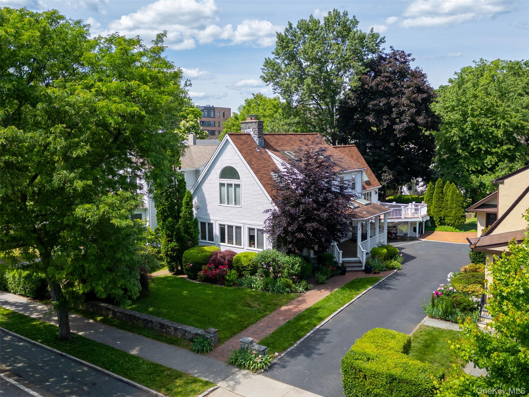 217 Larchmont Avenue – For Rent