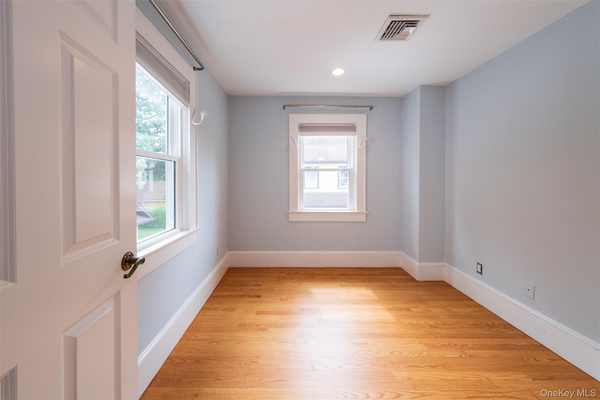 217 Larchmont Avenue – For Rent photo 16