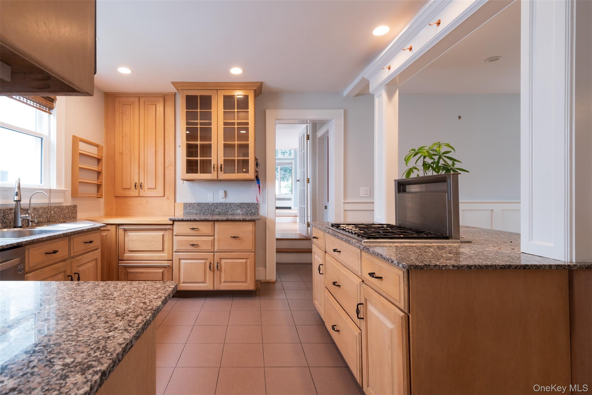 217 Larchmont Avenue – For Rent photo 6