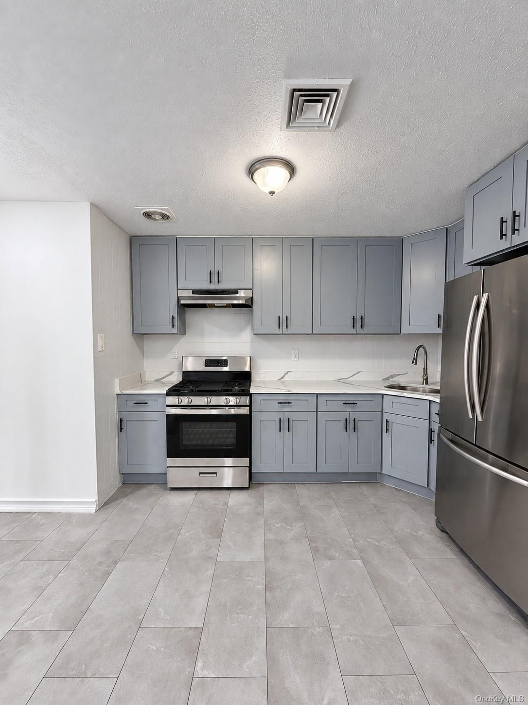 818 Trinity Avenue, Unit B photo 7