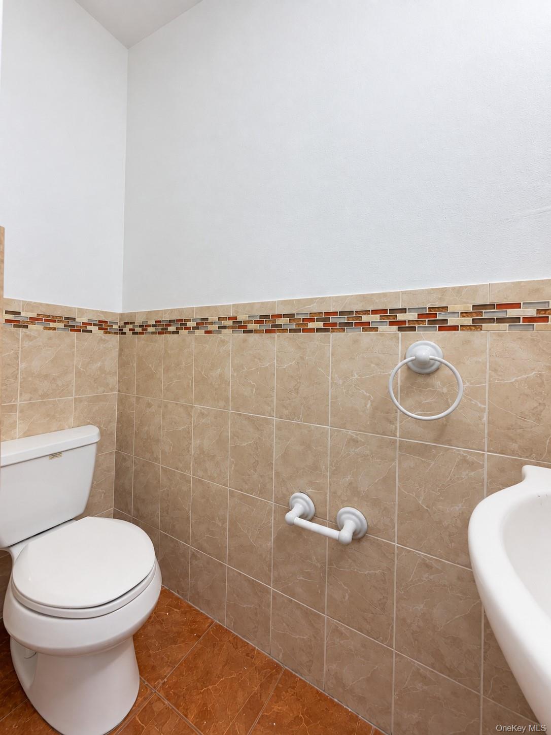 818 Trinity Avenue, Unit B photo 9