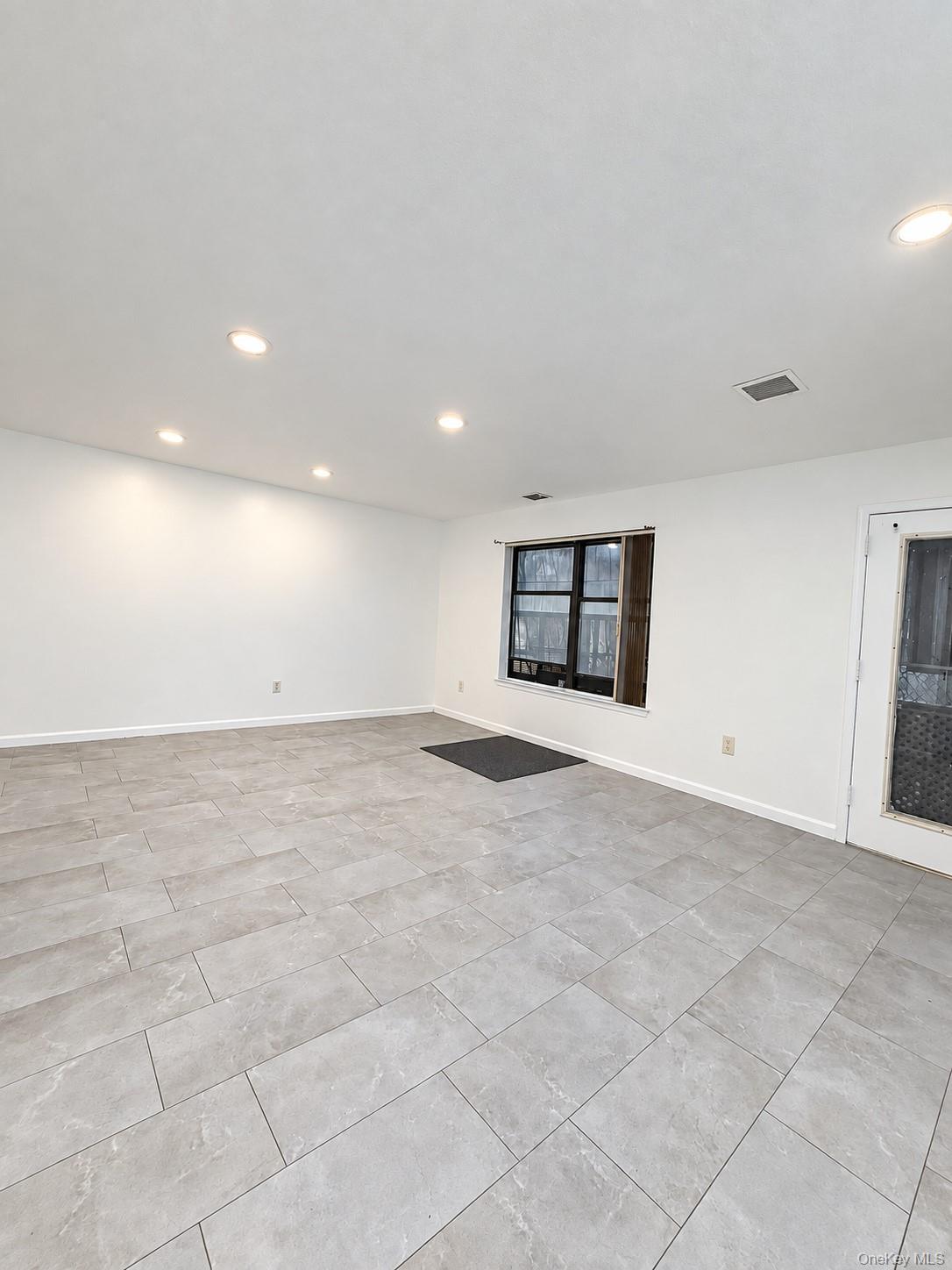 818 Trinity Avenue, Unit B photo 5