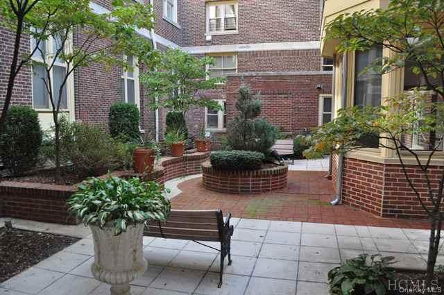 1250 North Avenue, Unit 108 photo 17