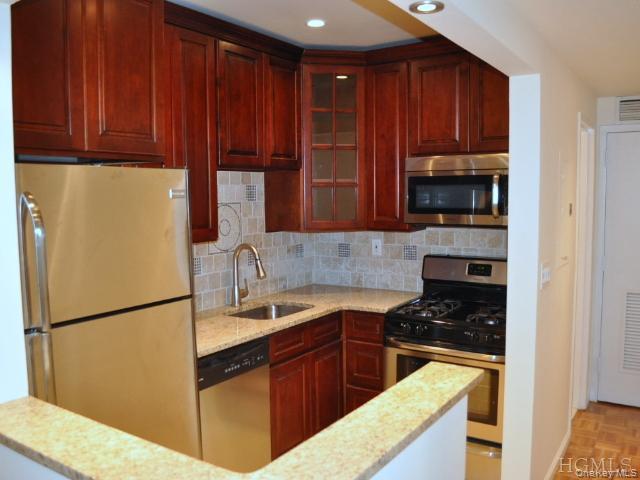 1250 North Avenue, Unit 108