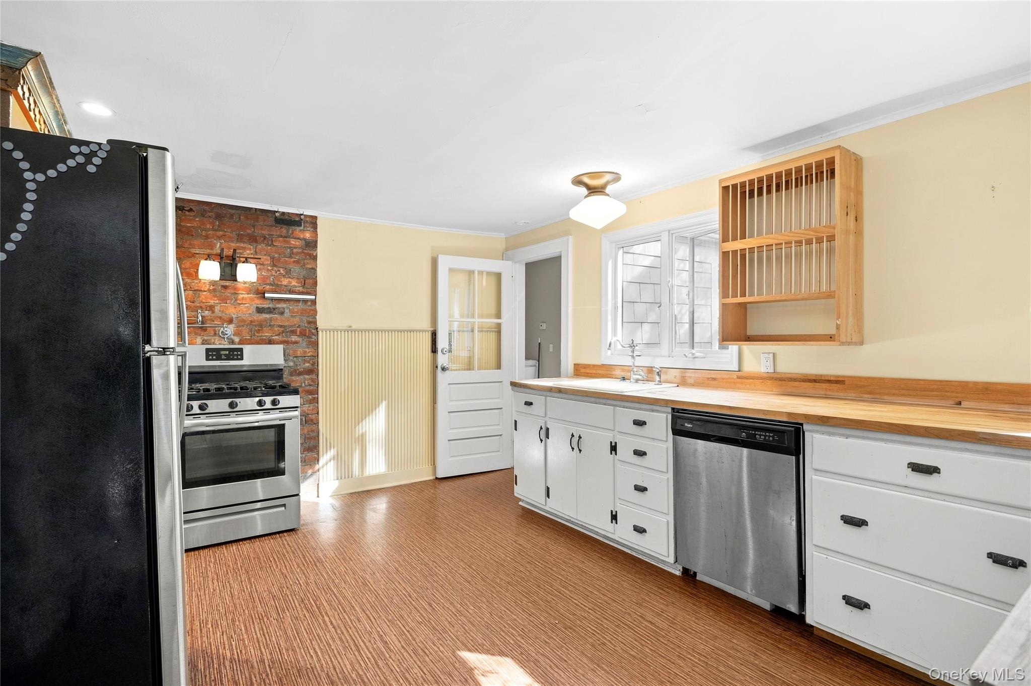 275 Main Bayview Road – For Sale photo 3