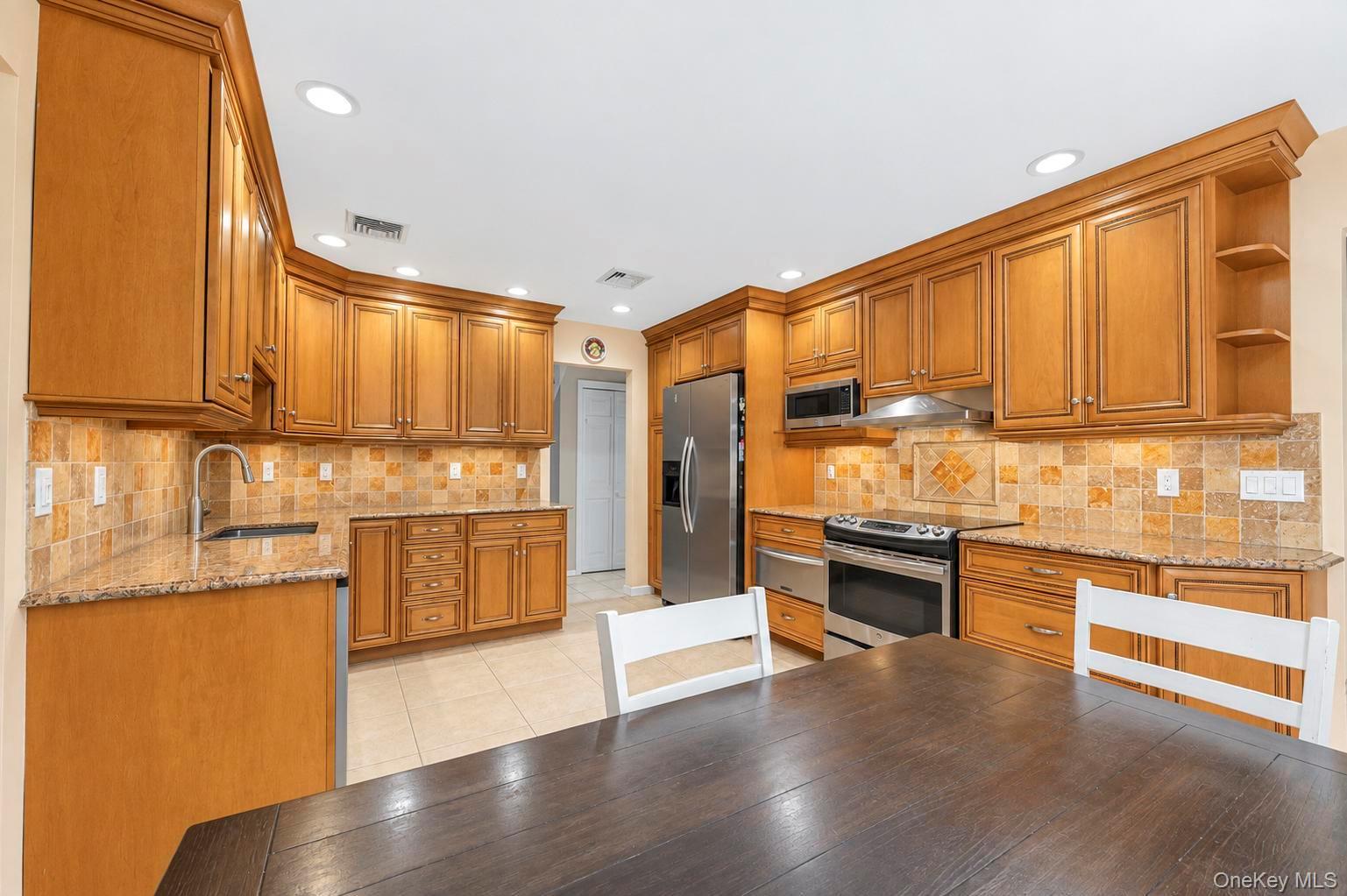 4 Hunting Hill Road – For Sale photo 2