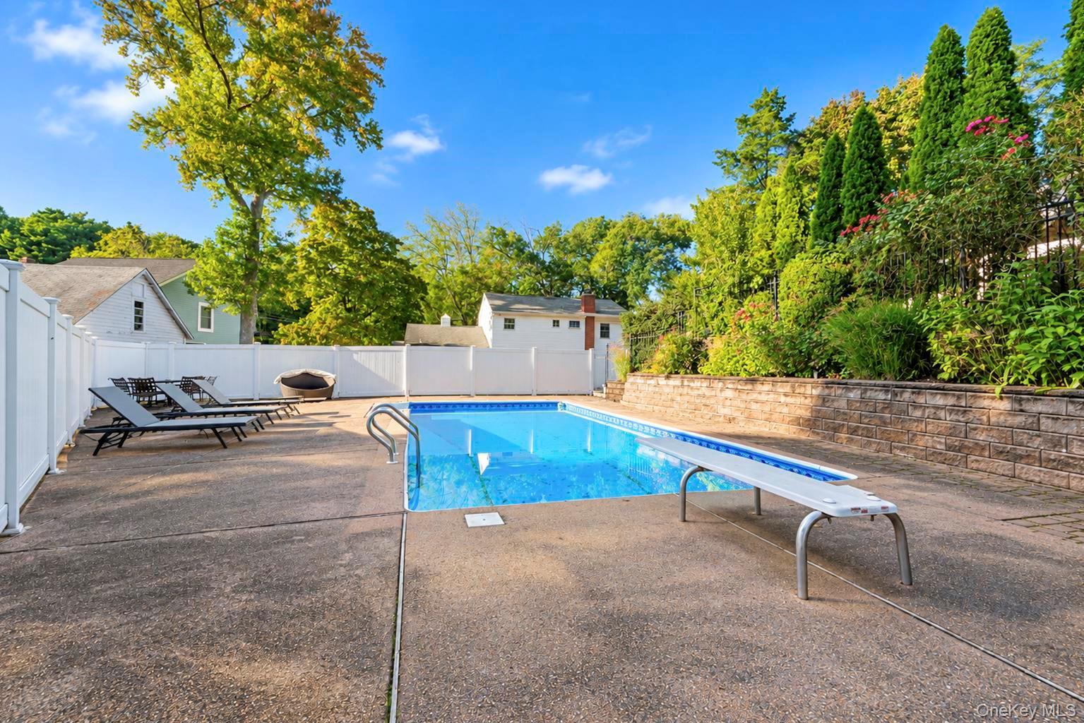 4 Hunting Hill Road – For Sale photo 27
