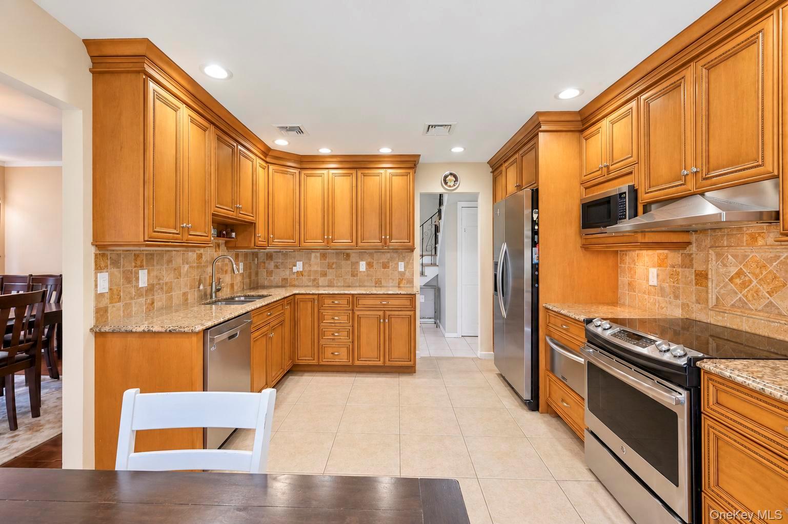 4 Hunting Hill Road – For Sale photo 3