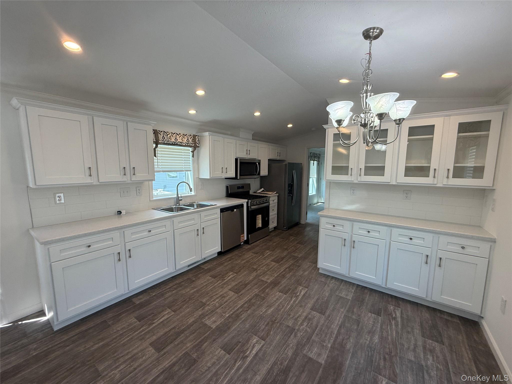412 4TH Avenue – For Sale photo 3