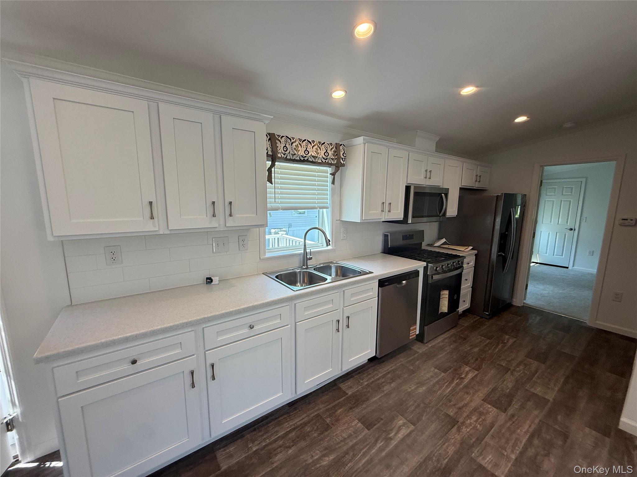 412 4TH Avenue – For Sale photo 4