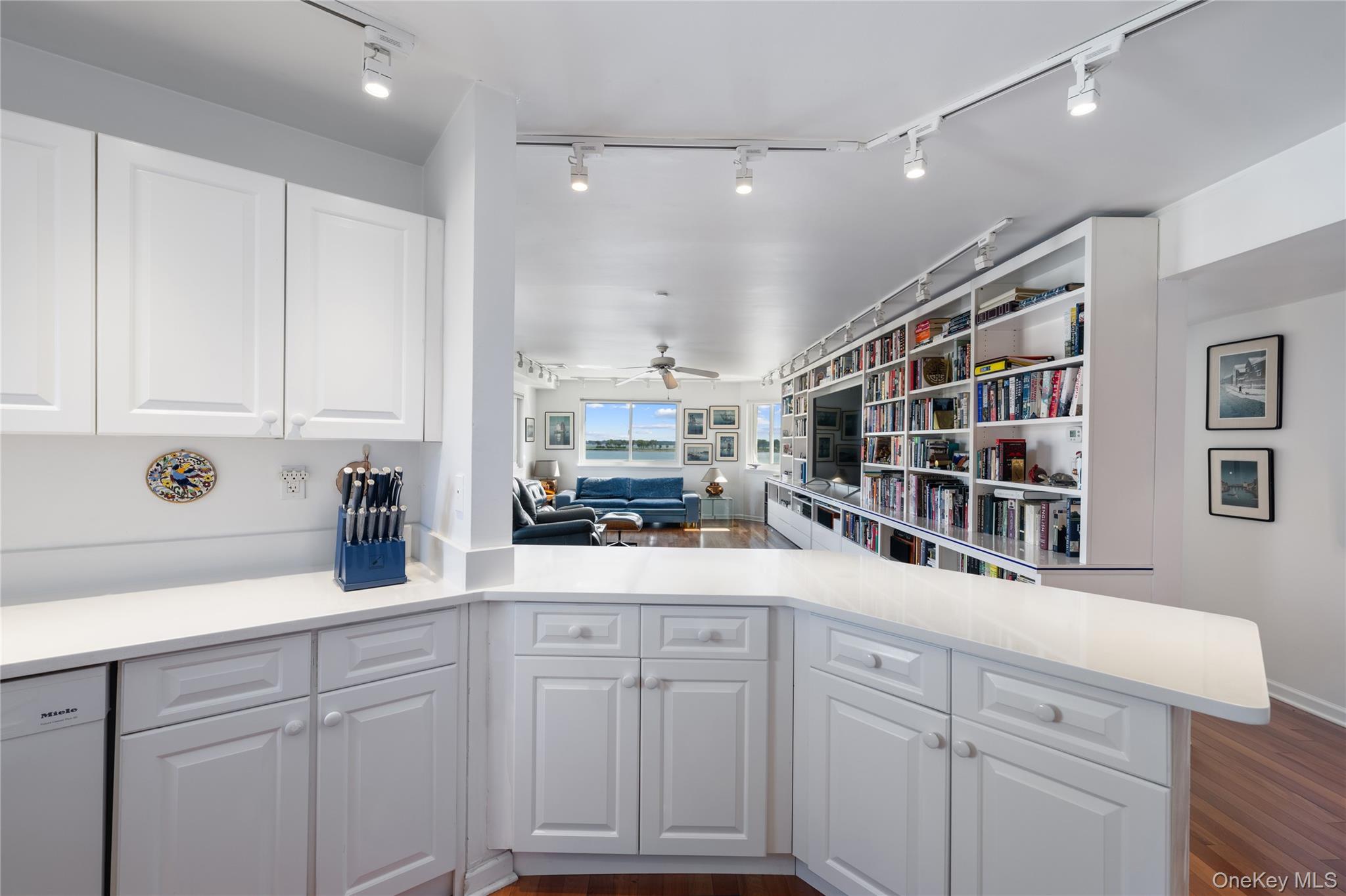 190 Schofield Street, Unit 3A photo 7