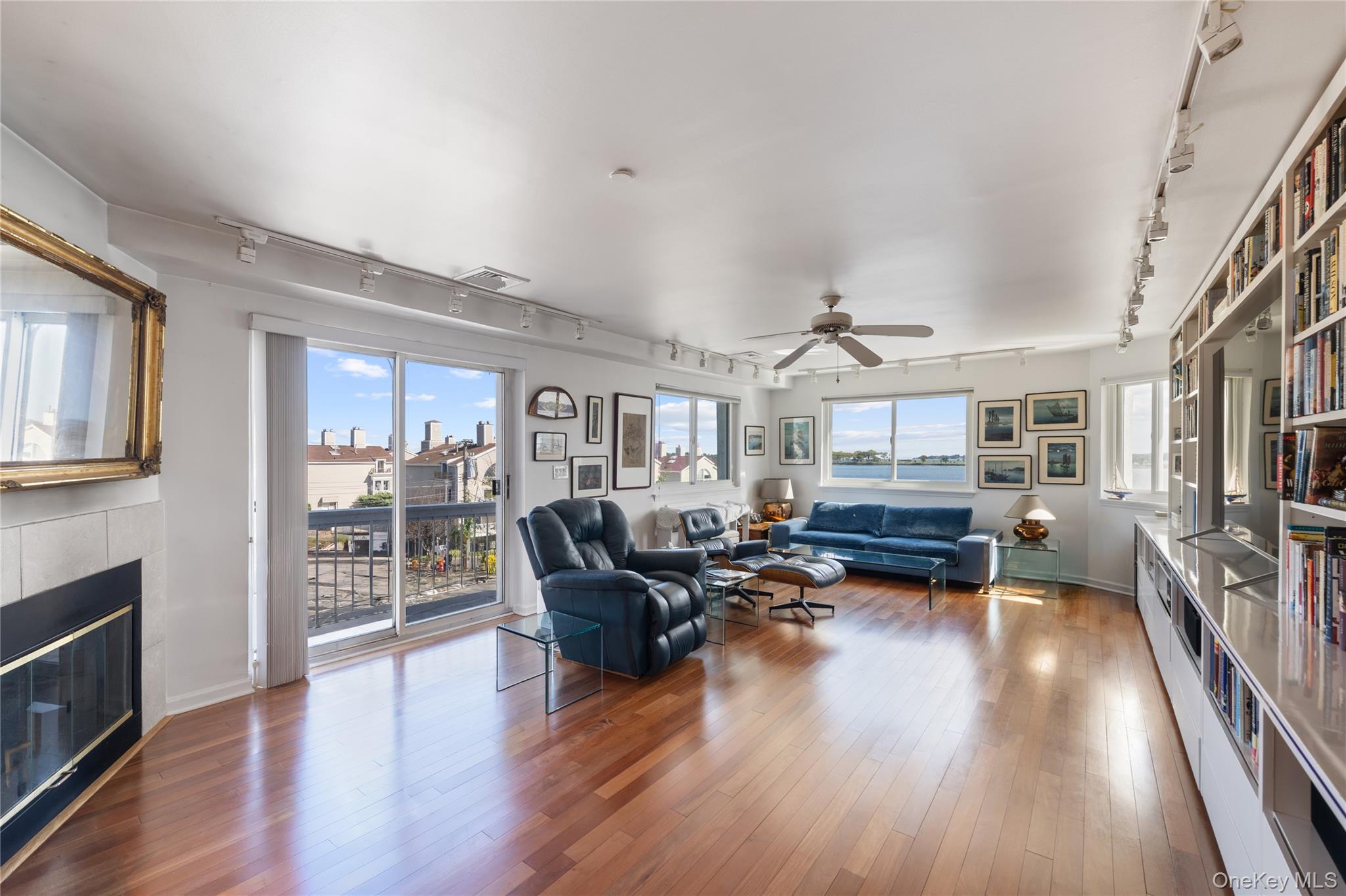 190 Schofield Street, Unit 3A photo 3