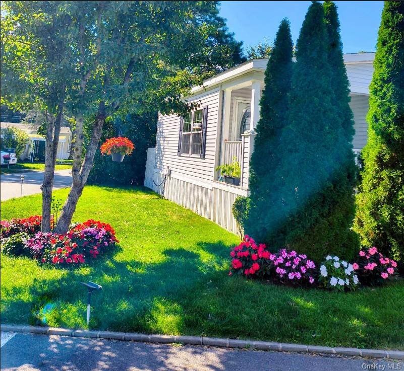 525 Riverleigh Avenue, Unit B-25 photo 2