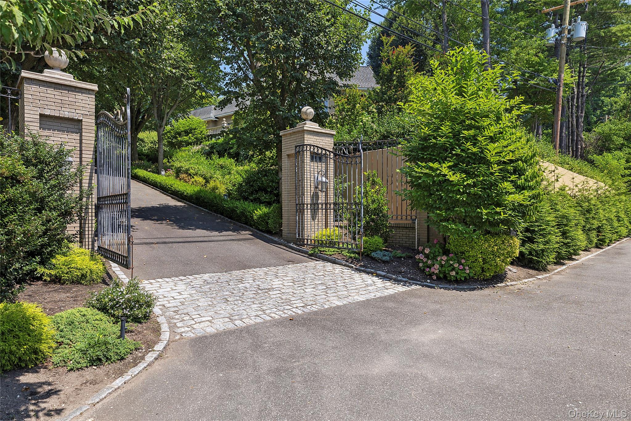 13 Chanticlare Drive – For Sale photo 4