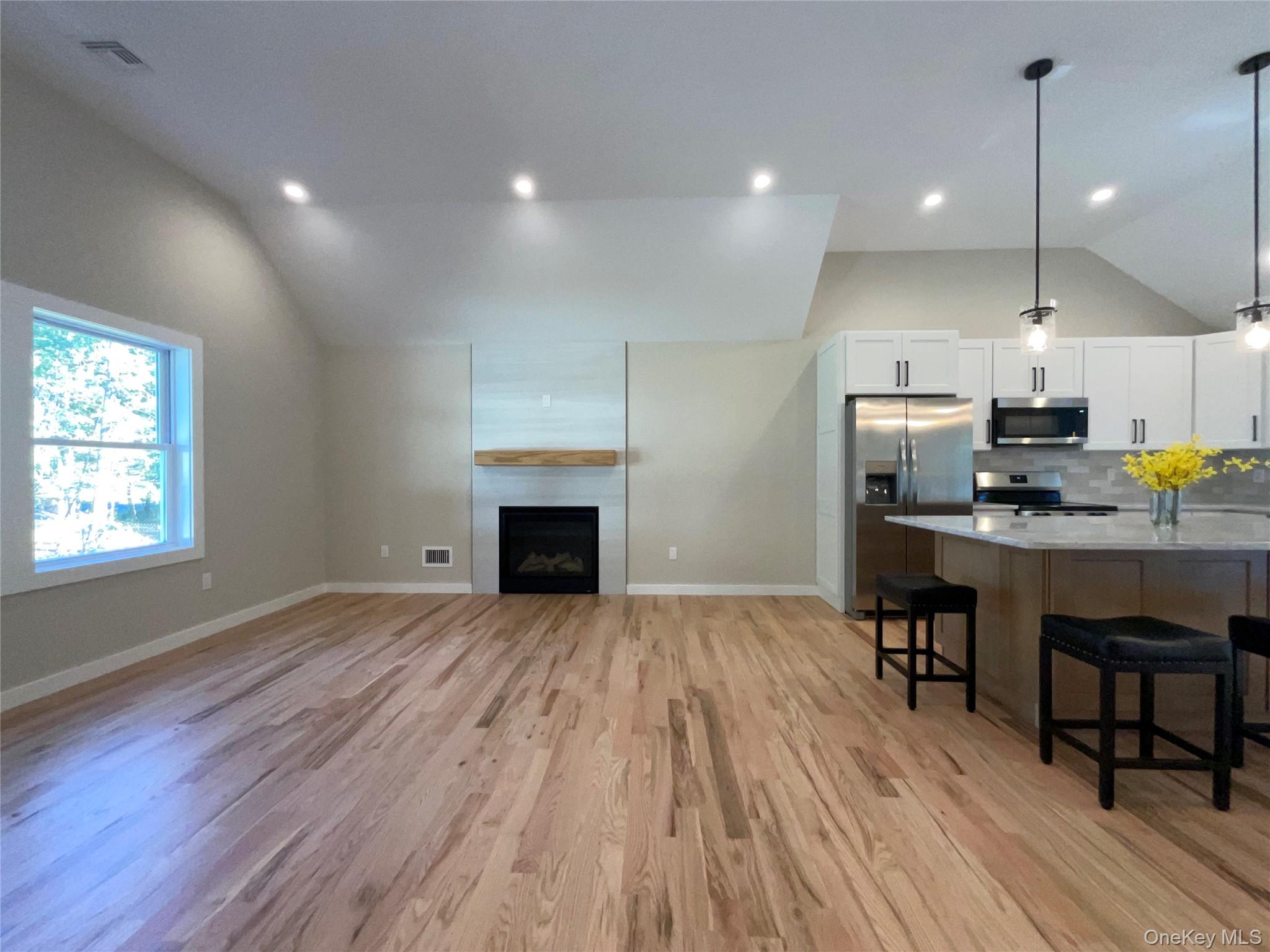 186 Huguenot Drive – For Sale photo 3