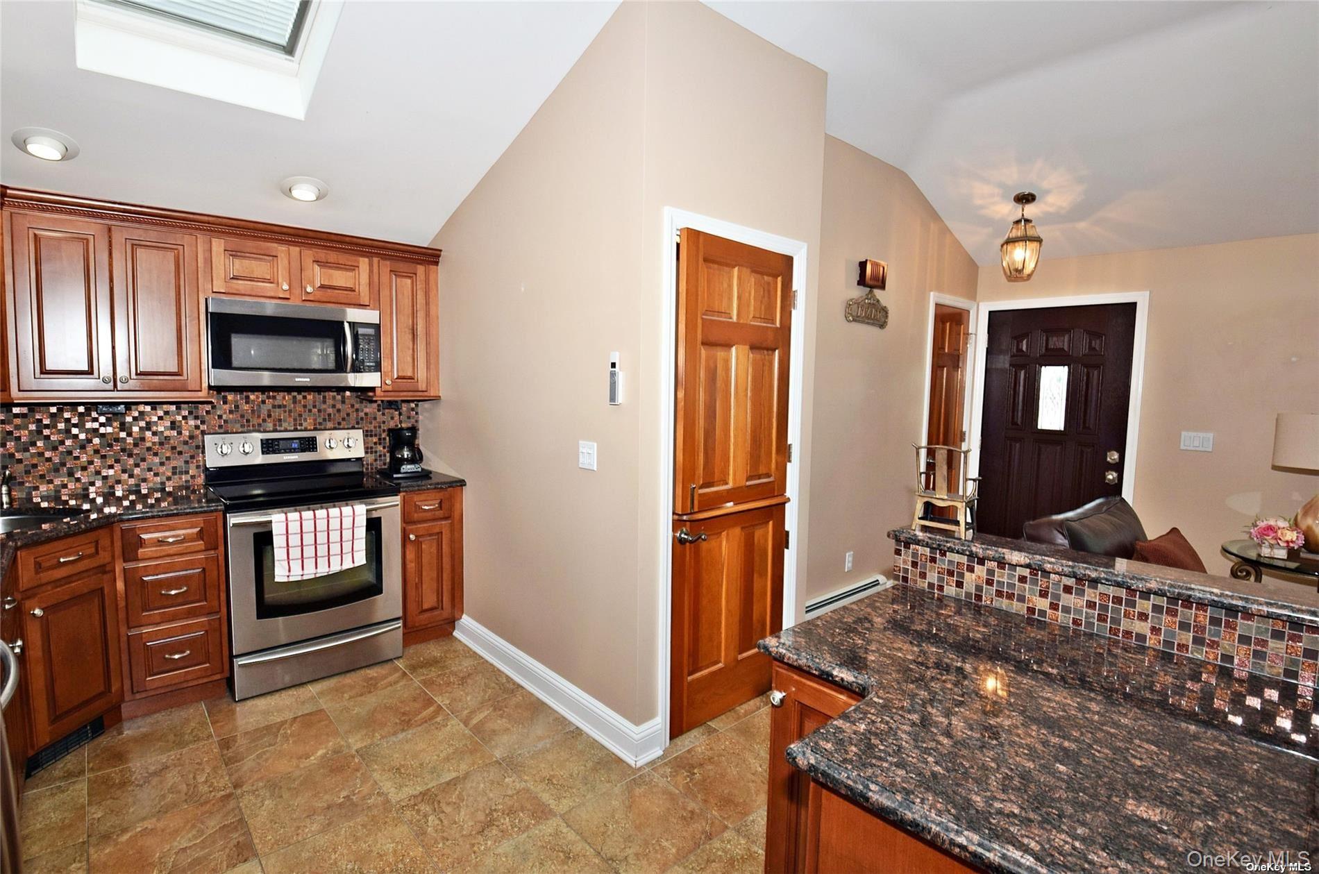 203 Chelsea Avenue – For Sale photo 4