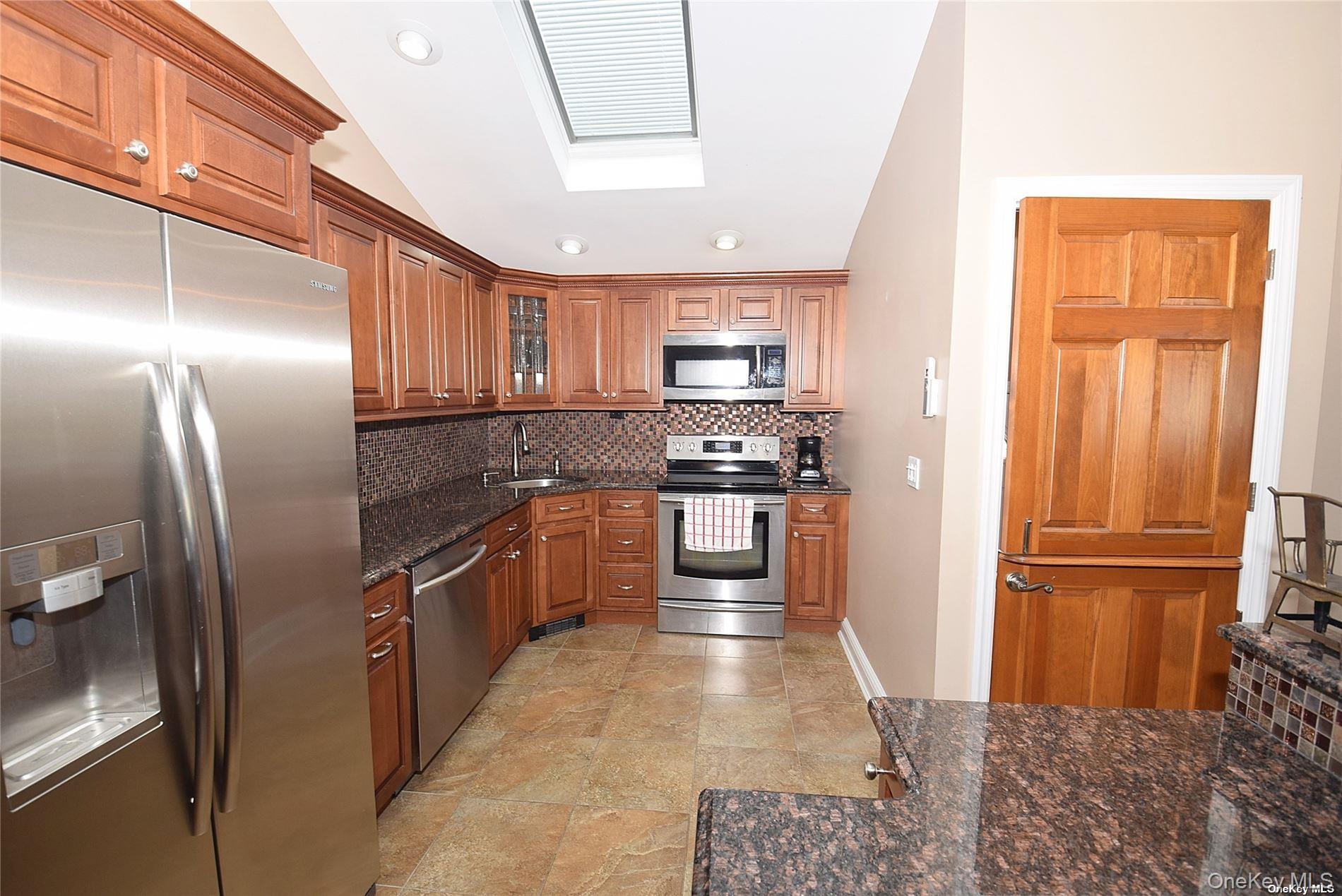 203 Chelsea Avenue – For Sale photo 3