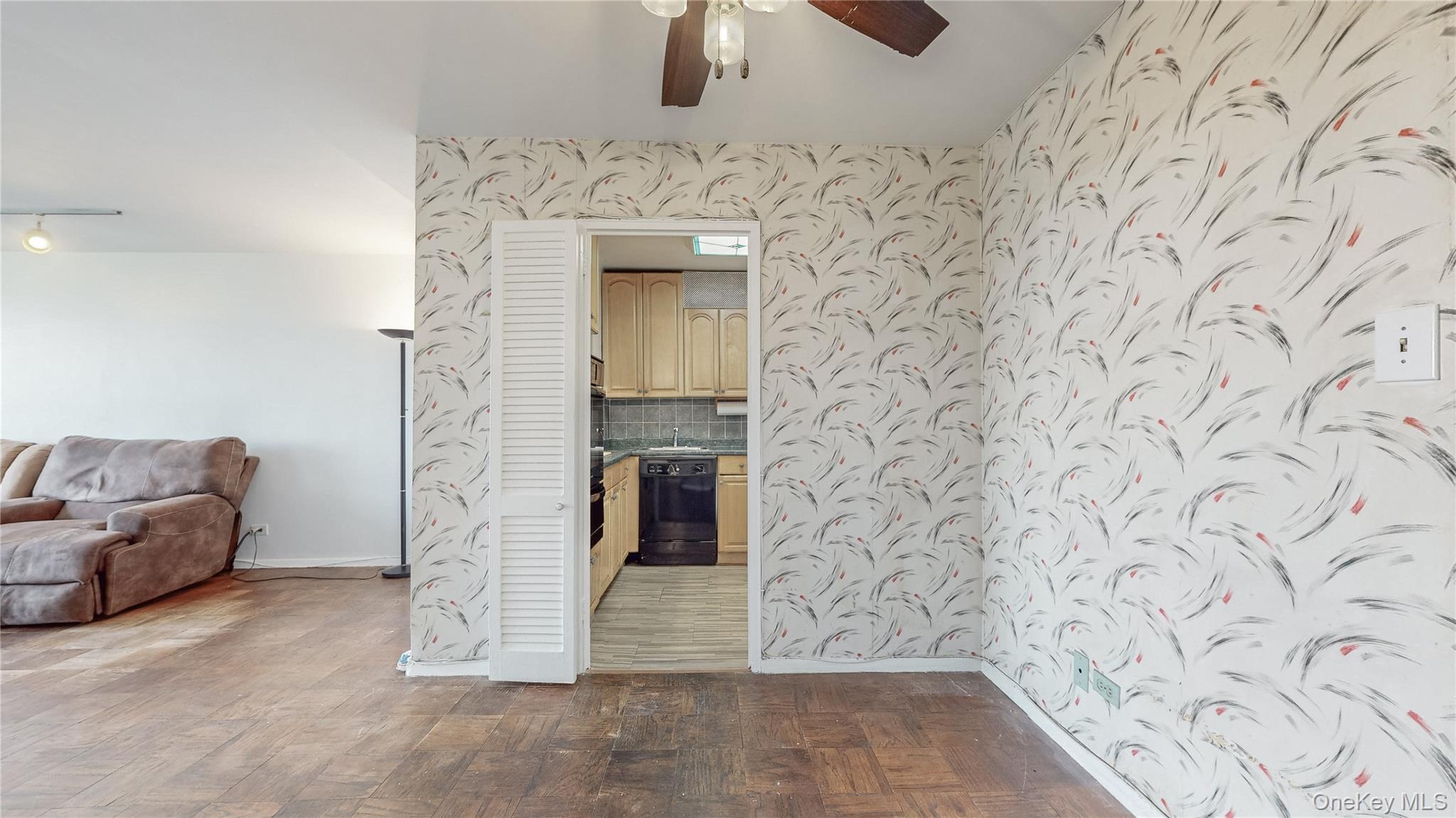 6120 Grand Central Parkway, Unit A704 photo 4