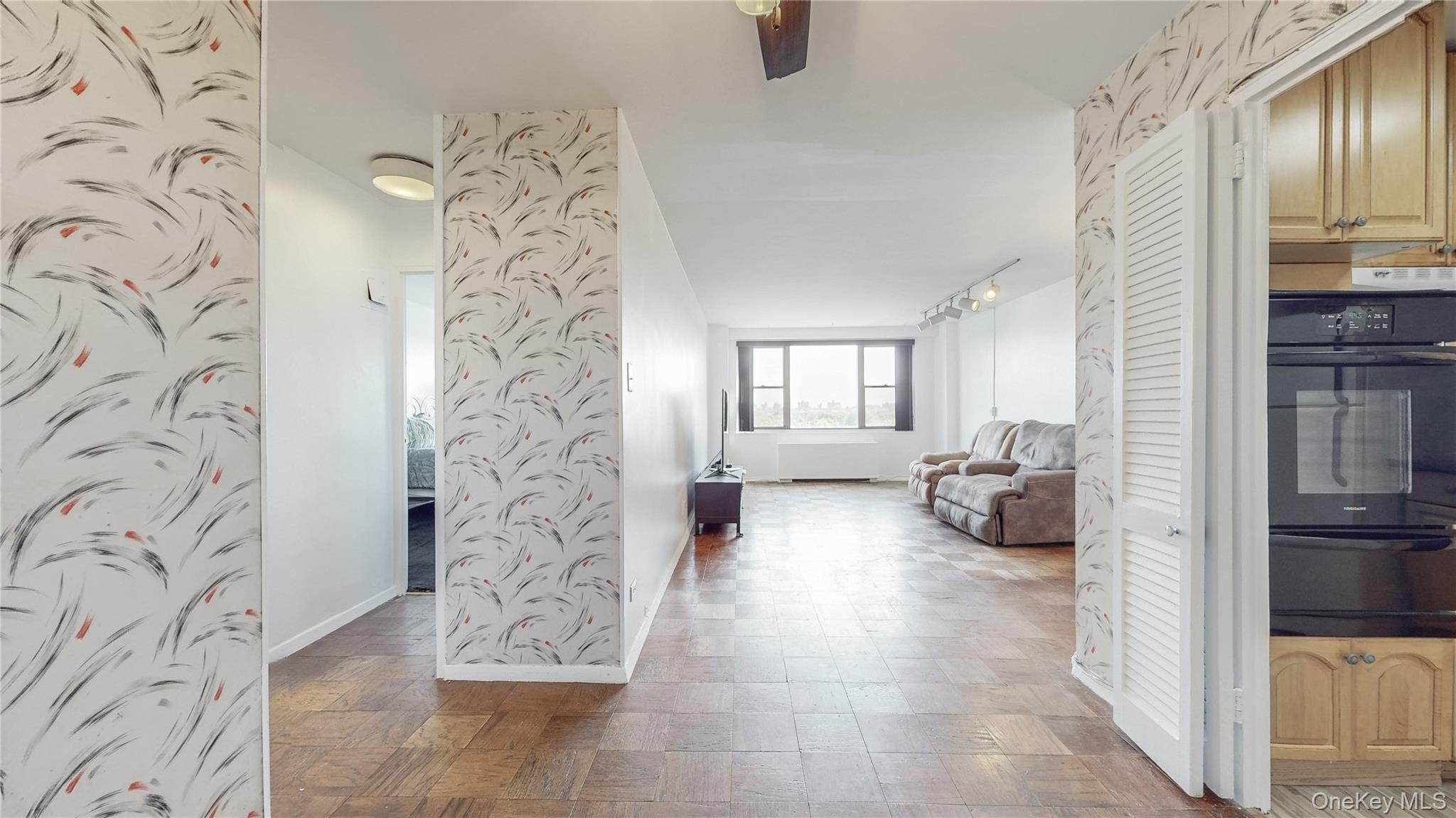 6120 Grand Central Parkway, Unit A704 photo 2