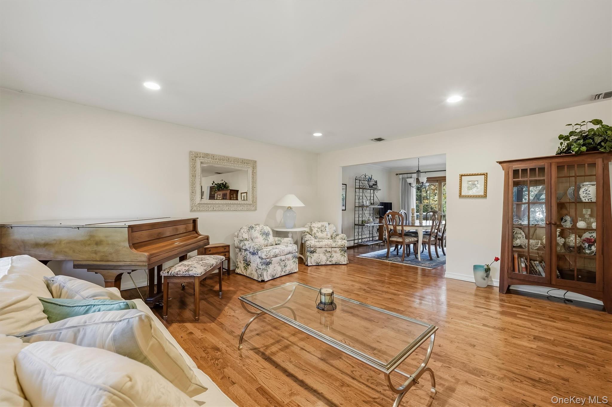 4 Hampshire Court – For Sale photo 5