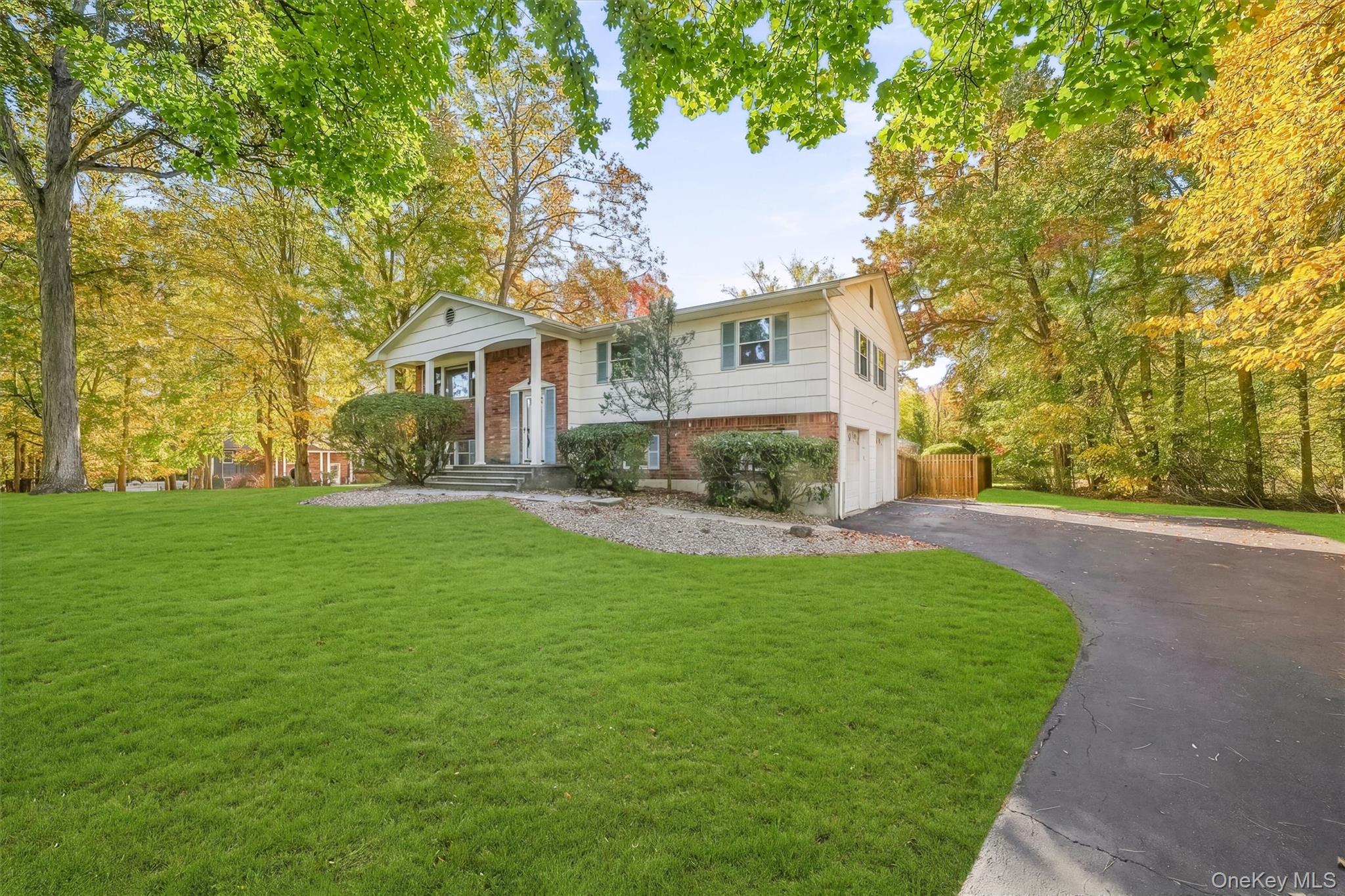 4 Hampshire Court – For Sale photo 2