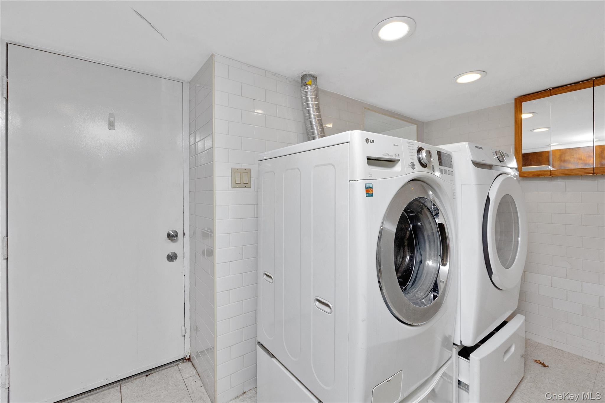 14830 11th Avenue, Unit 1st Floor photo 10