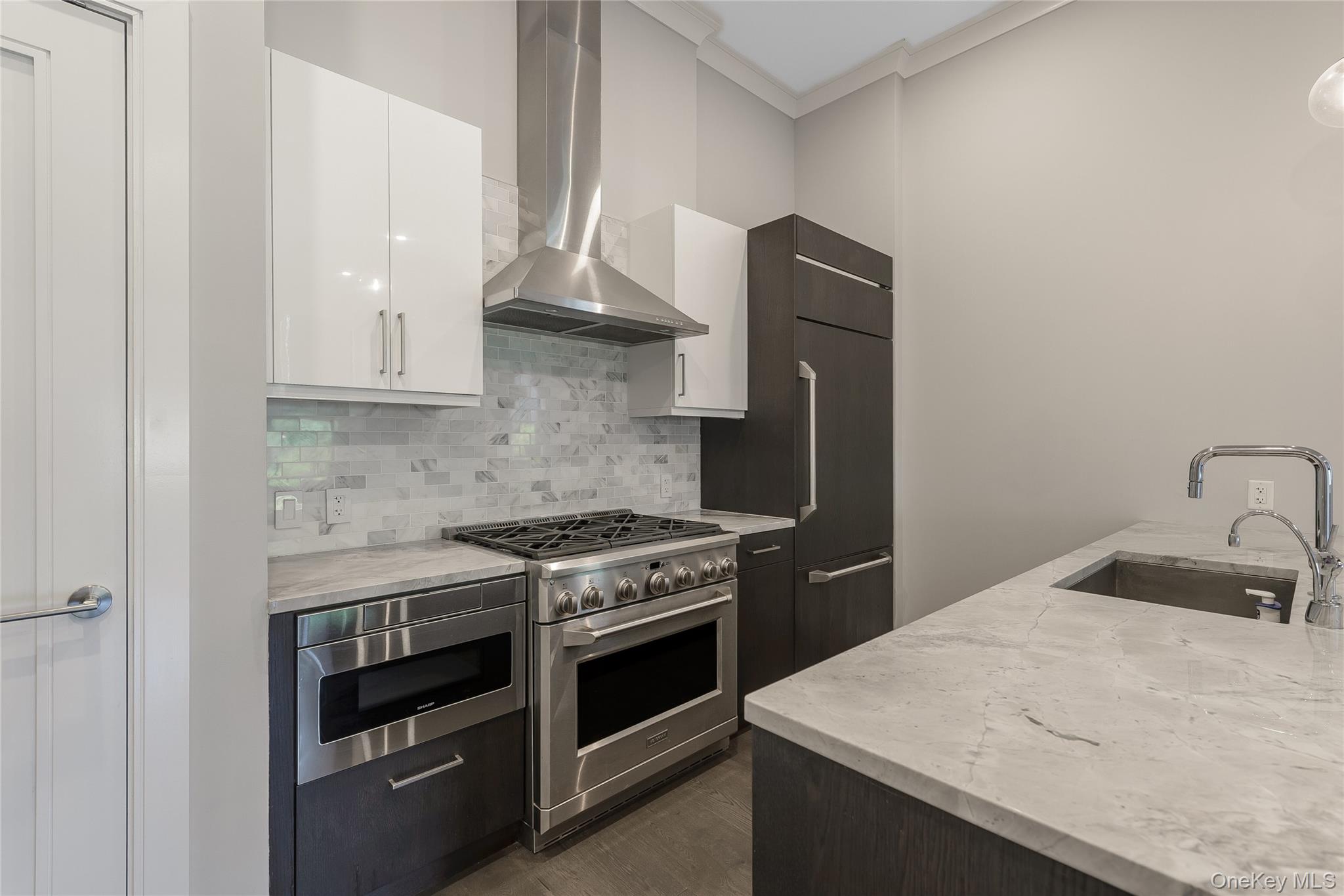 100 Garvies Point Road, Unit 1029 photo 5