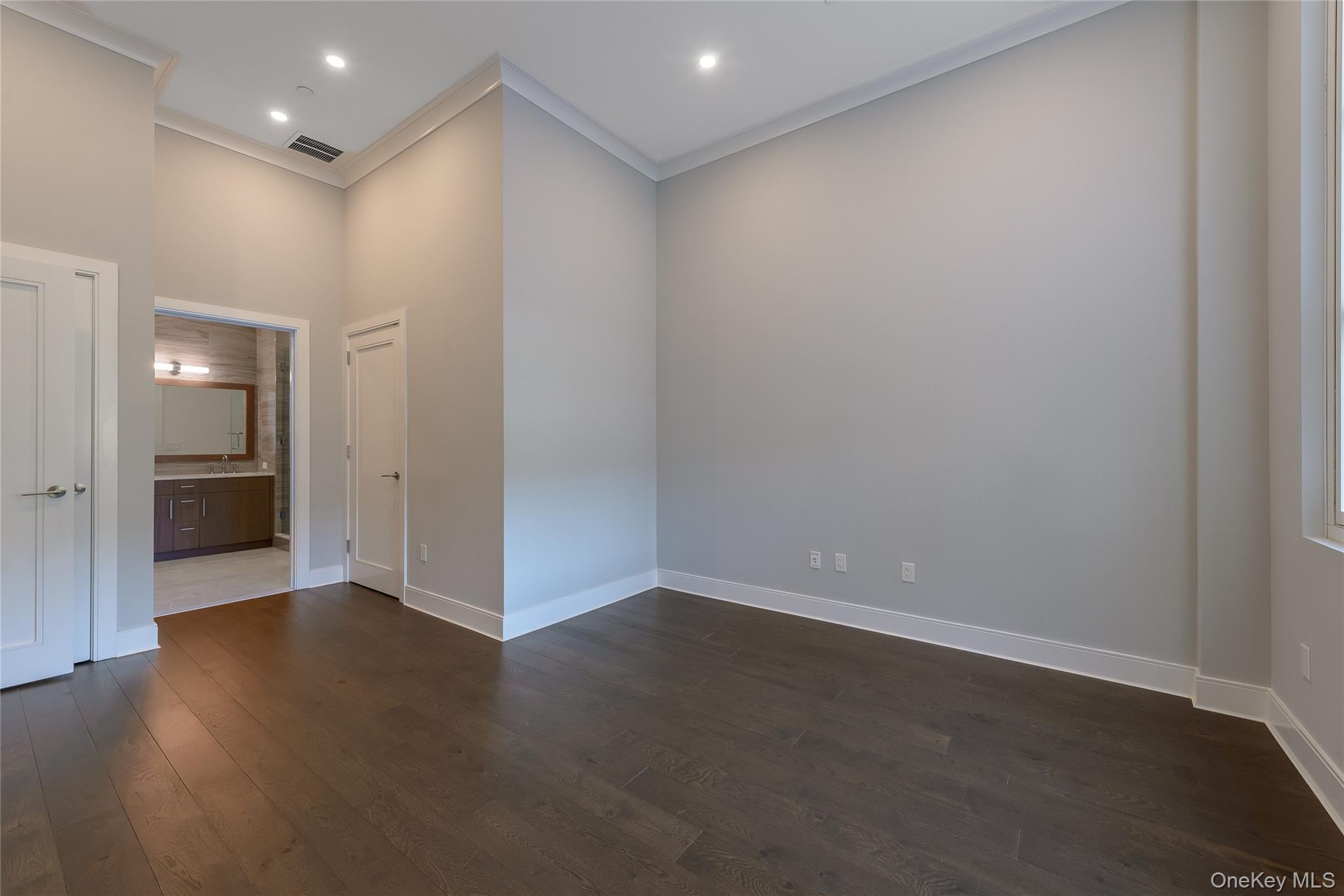 100 Garvies Point Road, Unit 1029 photo 9