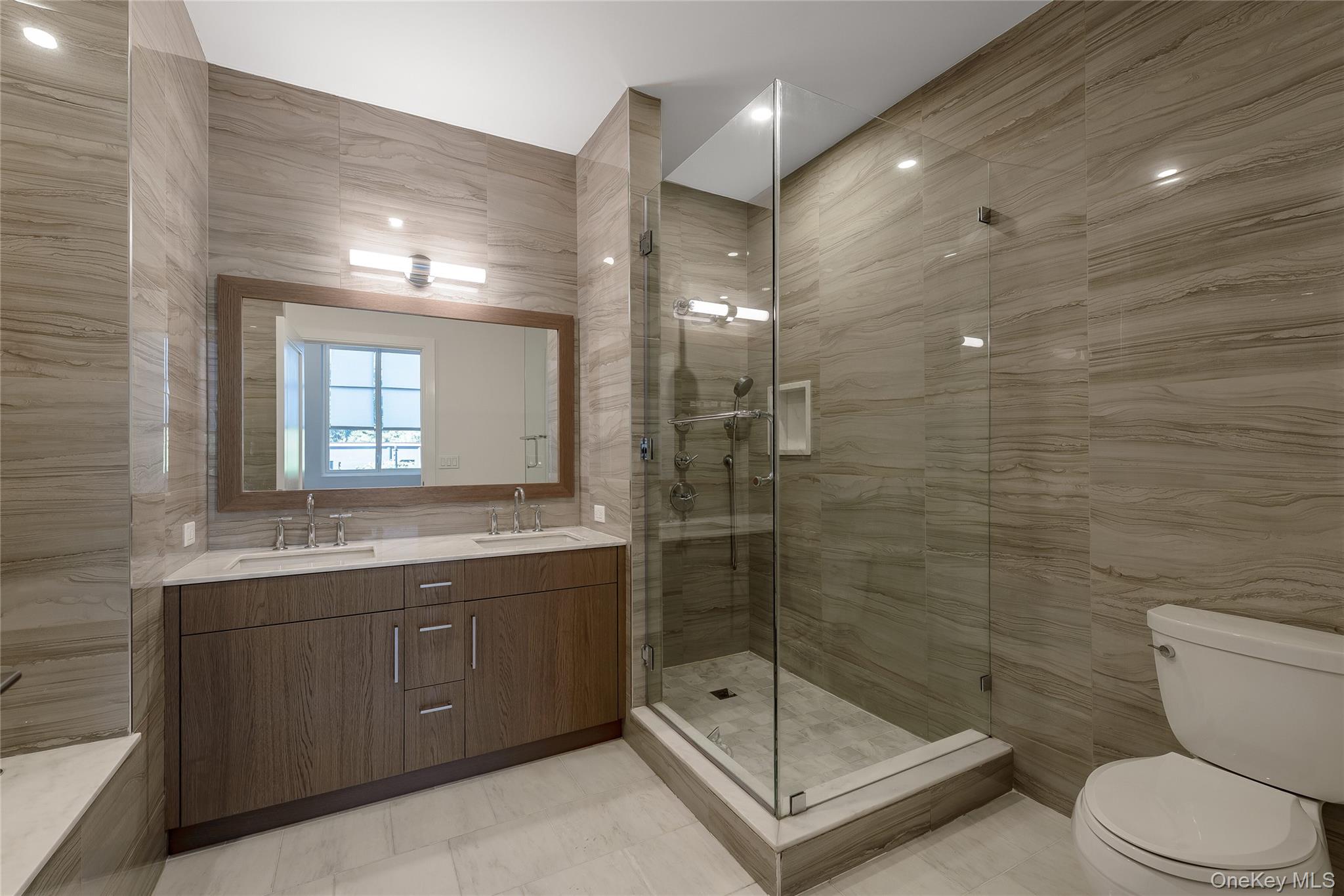 100 Garvies Point Road, Unit 1029 photo 10