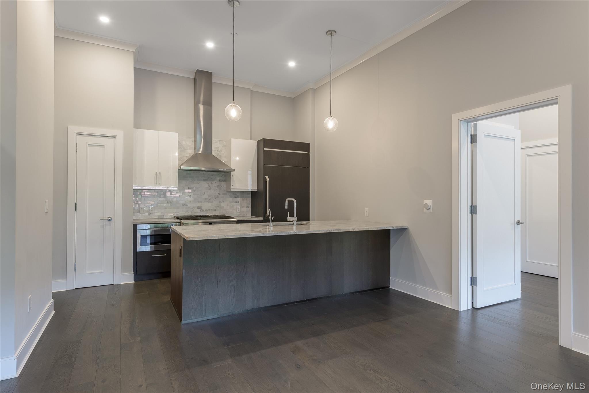 100 Garvies Point Road, Unit 1029 photo 2