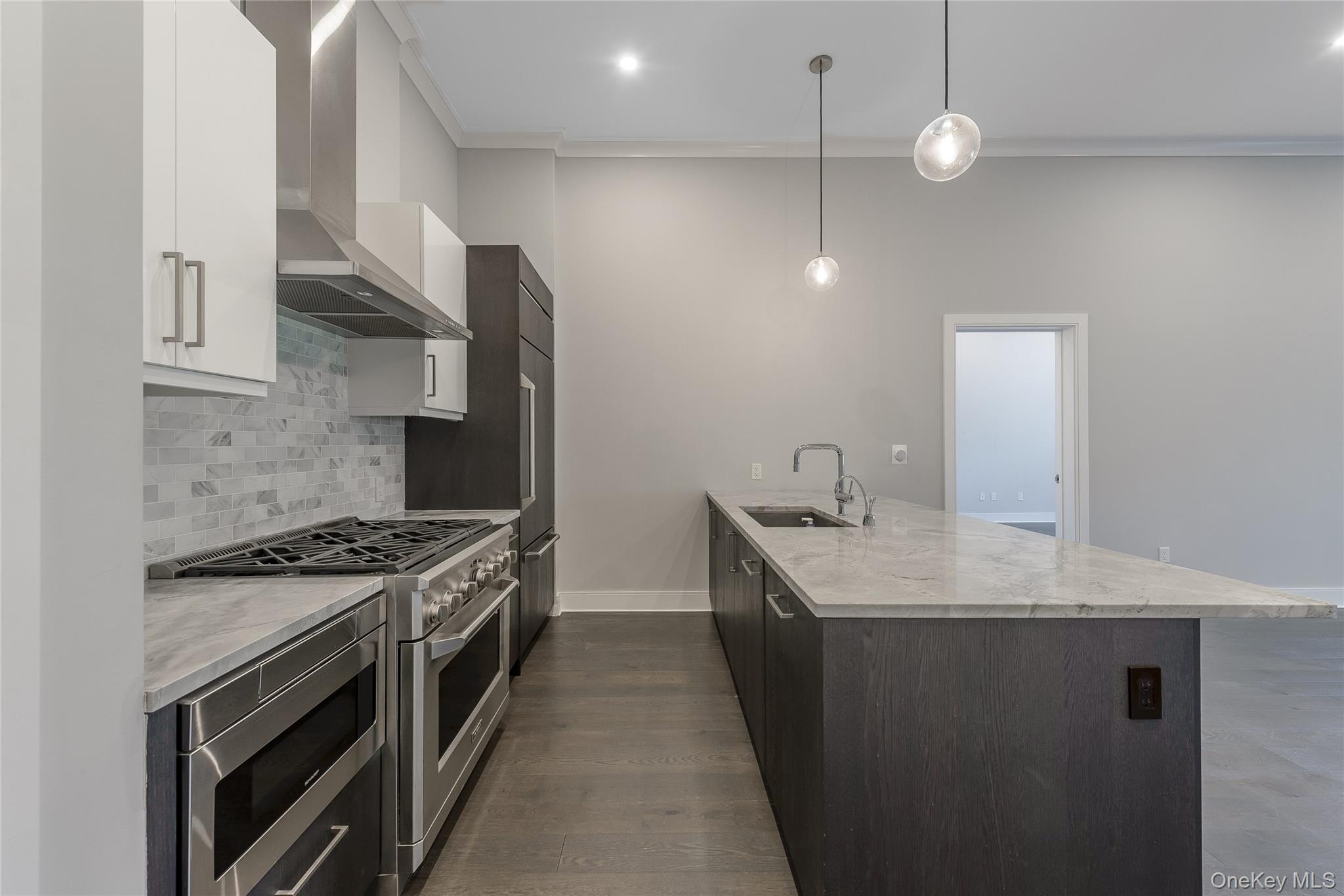 100 Garvies Point Road, Unit 1029 photo 4