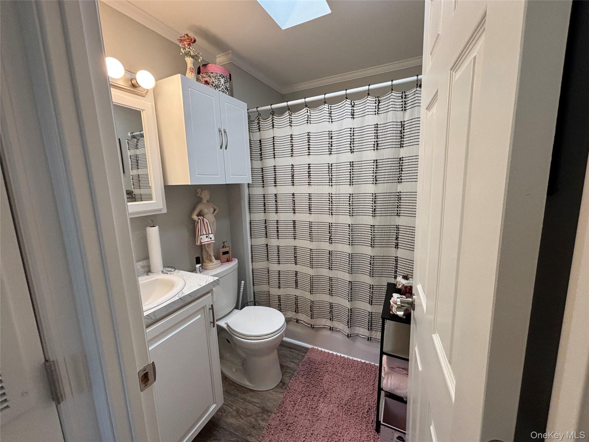 1661 Old Country Road, Unit 72 photo 31
