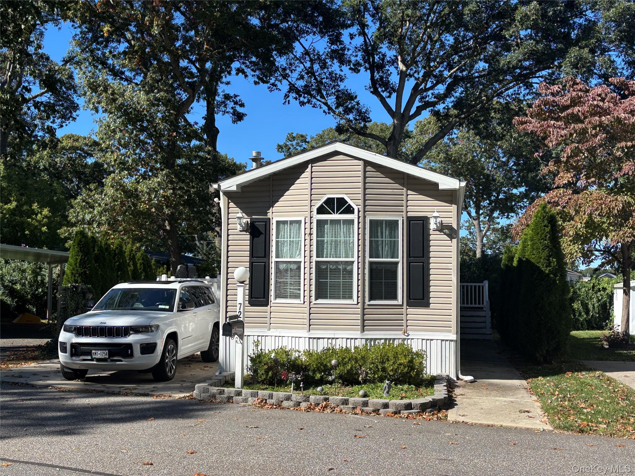 1661 Old Country Road, Unit 72 photo 2